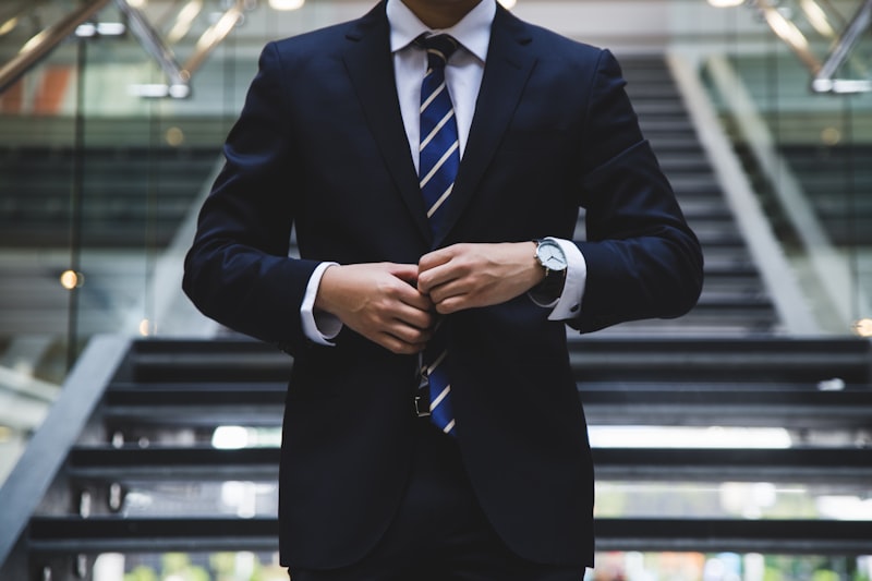 Áo Khoác Blazer Nam Cấu Trúc Đệm Vai Phong Cách Smart Casual